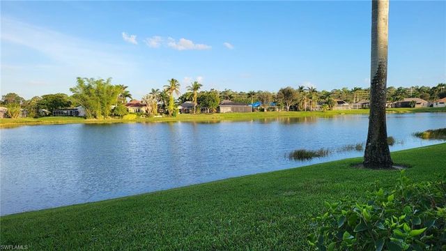 930 Marble DR, Naples, FL 34104