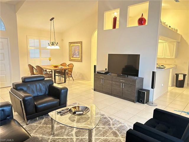 930 Marble DR, Naples, FL 34104