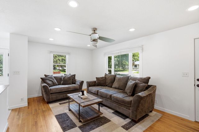 5507 Maryland Avenue N, Crystal, MN 55428