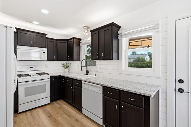 5507 Maryland Avenue N, Crystal, MN 55428