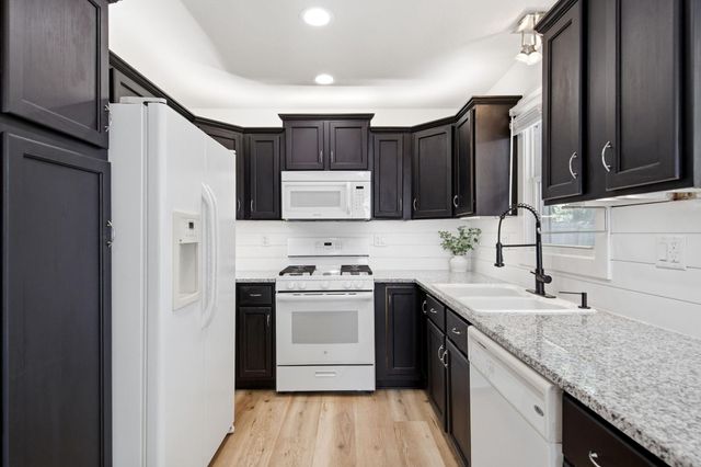 5507 Maryland Avenue N, Crystal, MN 55428