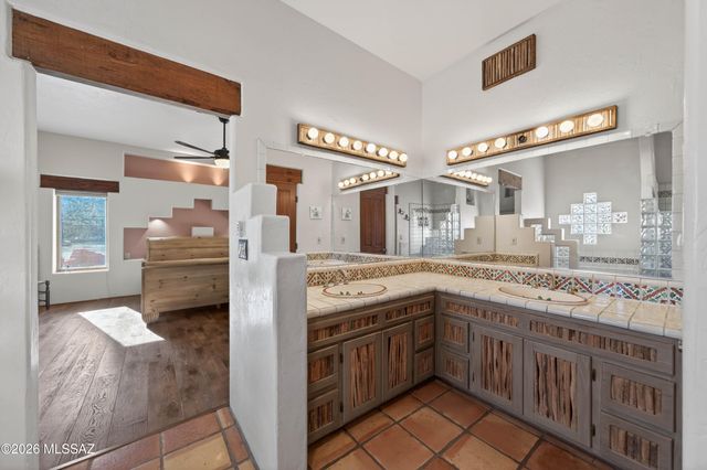 5676 S Mir Way, Hereford, AZ 85615