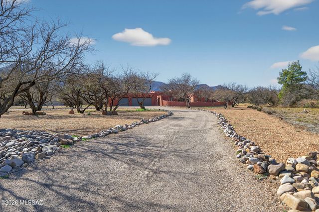 5676 S Mir Way, Hereford, AZ 85615