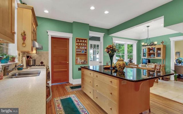 22 WYOMISSING BLVD, Reading, PA 19610