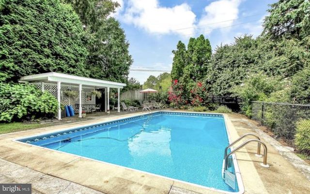 22 WYOMISSING BLVD, Reading, PA 19610