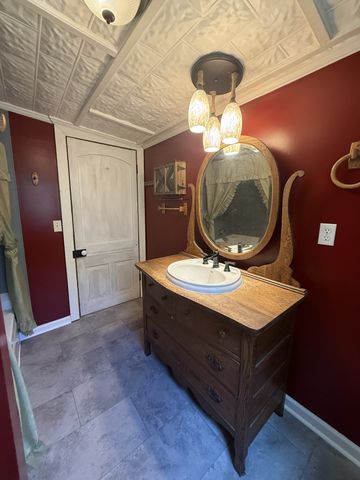 103 Dykes Rd, Mcminnville, TN 37110