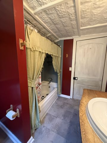 103 Dykes Rd, Mcminnville, TN 37110