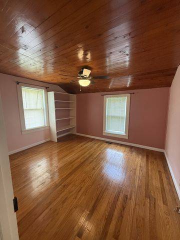 103 Dykes Rd, Mcminnville, TN 37110