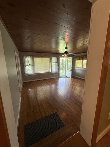 103 Dykes Rd, Mcminnville, TN 37110