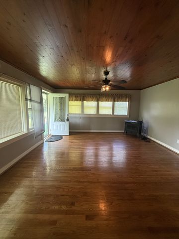 103 Dykes Rd, Mcminnville, TN 37110
