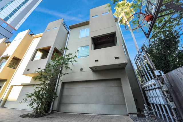 1610 Calumet Street, Houston, TX 77004