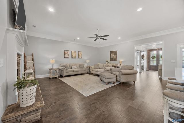 6024 Peach Pond Way, Owens Cross Roads, AL 35763