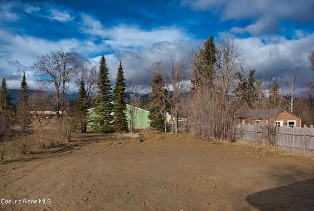 6180 Dallas Ln, Bonners Ferry, ID 83805