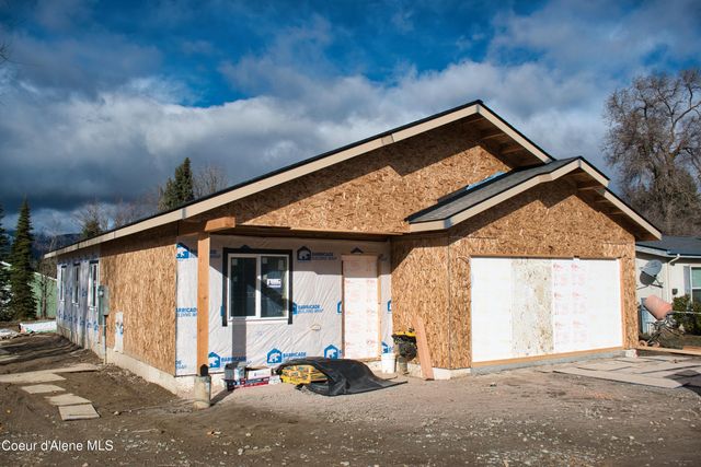 6180 Dallas Ln, Bonners Ferry, ID 83805