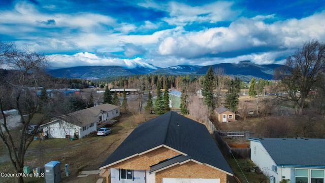 6180 Dallas Ln, Bonners Ferry, ID 83805