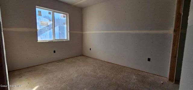 6180 Dallas Ln, Bonners Ferry, ID 83805