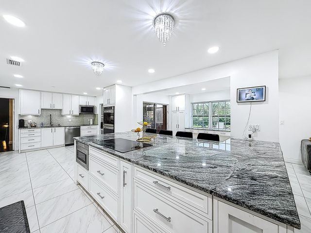 9990 NW 38th Street, Coral Springs, FL 33065