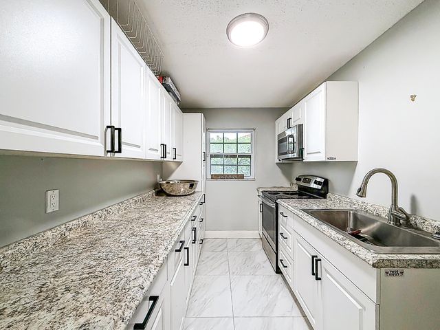 9990 NW 38th Street, Coral Springs, FL 33065