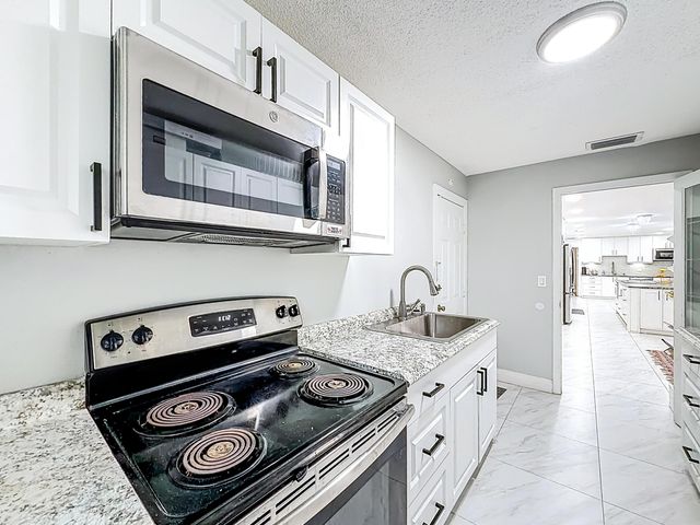 9990 NW 38th Street, Coral Springs, FL 33065