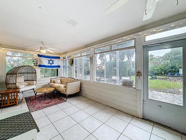 9990 NW 38th Street, Coral Springs, FL 33065