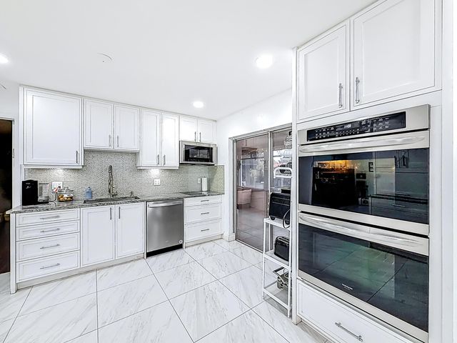 9990 NW 38th Street, Coral Springs, FL 33065