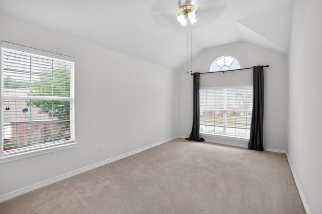5801 Starboardway Drive, Fort Worth, TX 76135