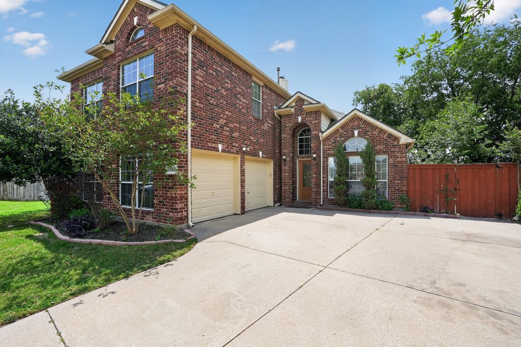 5801 Starboardway Drive, Fort Worth, TX 76135