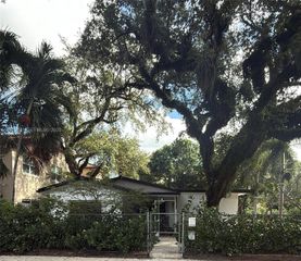 2390 SW 18th Ave, Fort Lauderdale, FL 33315