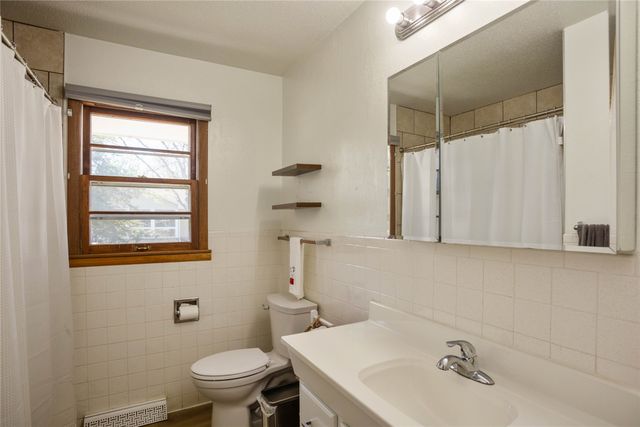 901 16th Street, Perry, IA 50220