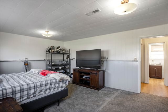 901 16th Street, Perry, IA 50220