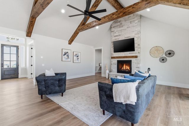17244 Triple Crown Pl, Caldwell, ID 83607