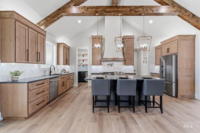 17244 Triple Crown Pl, Caldwell, ID 83607