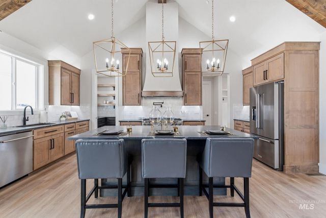 17244 Triple Crown Pl, Caldwell, ID 83607