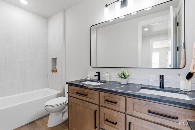 17244 Triple Crown Pl, Caldwell, ID 83607