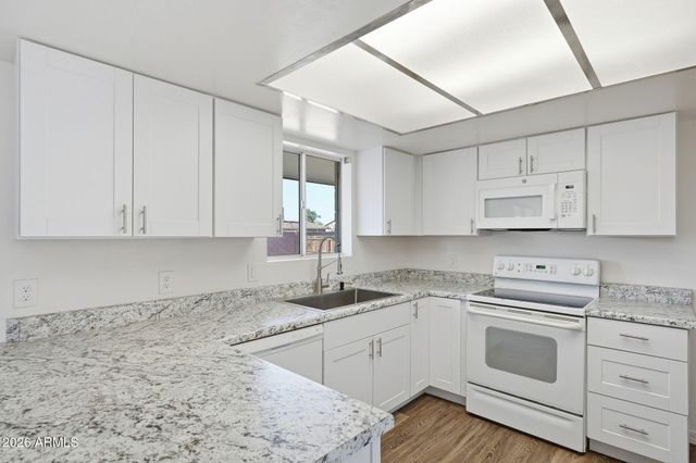 2302 E NISBET Road, Phoenix, AZ 85022