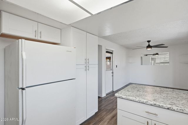 2302 E NISBET Road, Phoenix, AZ 85022