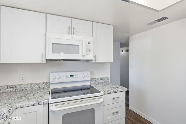 2302 E NISBET Road, Phoenix, AZ 85022