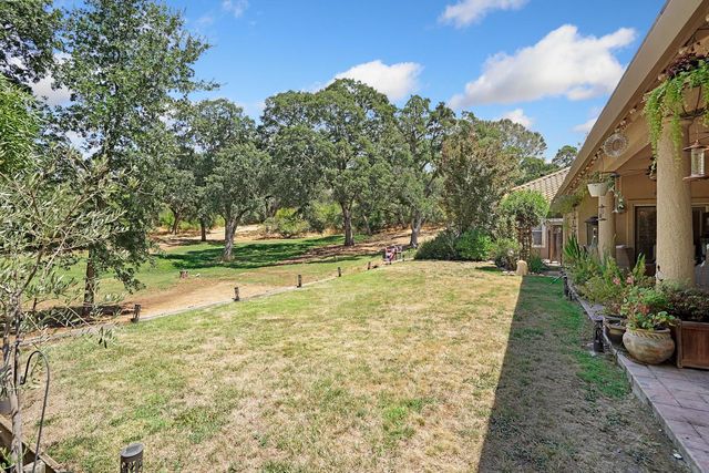 1109 Oak View Dr, Ione, CA 95640