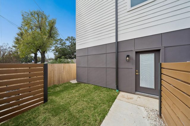 2221 Marnel Road C, Houston, TX 77055