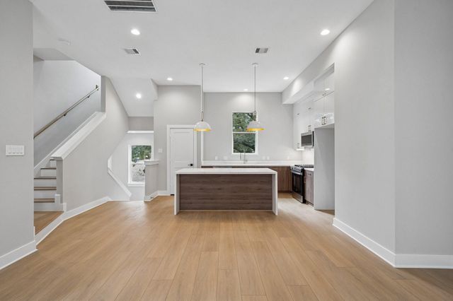 2221 Marnel Road C, Houston, TX 77055