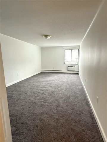 66 Girard Avenue 207, Newport, RI 02840