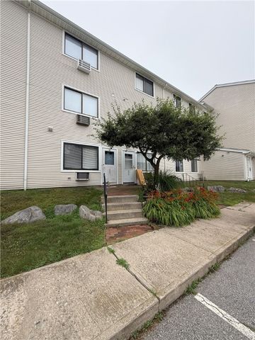 66 Girard Avenue 207, Newport, RI 02840