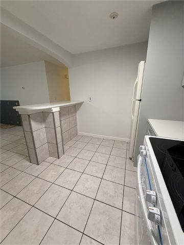 66 Girard Avenue 207, Newport, RI 02840