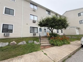 66 Girard Avenue 207, Newport, RI 02840