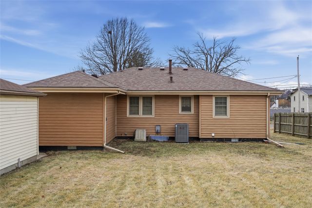 2814 E Douglas Avenue, Des Moines, IA 50317