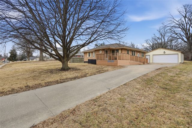 2814 E Douglas Avenue, Des Moines, IA 50317