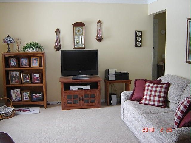 2814 E Douglas Avenue, Des Moines, IA 50317