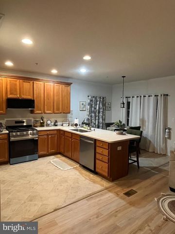 302 LISA WAY, Cinnaminson, NJ 08077