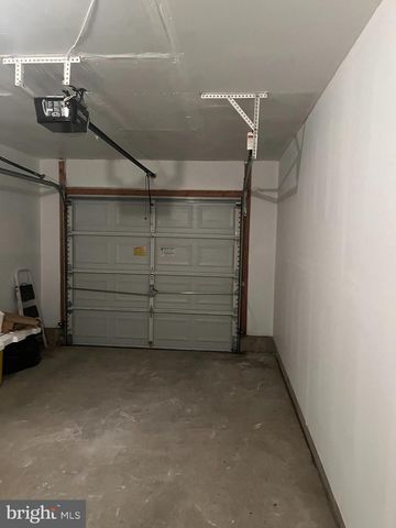 302 LISA WAY, Cinnaminson, NJ 08077