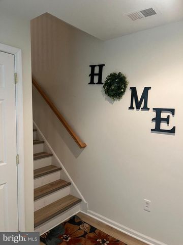 302 LISA WAY, Cinnaminson, NJ 08077